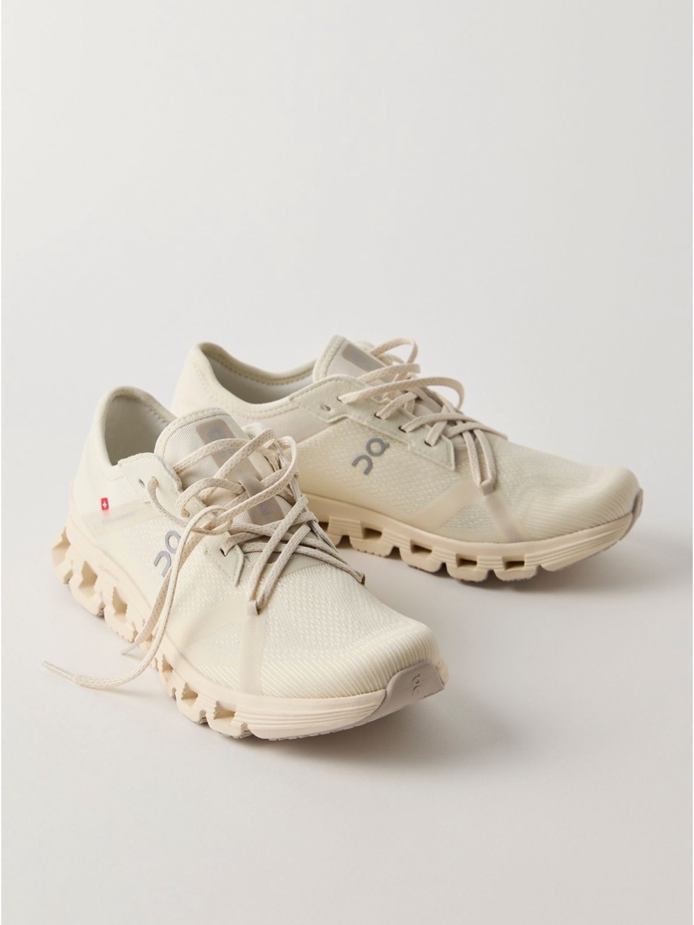 On Cloud X 4 AD Sneakers in Ghost/Dew Size 8.5